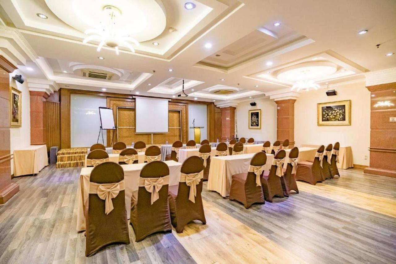 Adina 3 Star Hotel 岘港 外观 照片